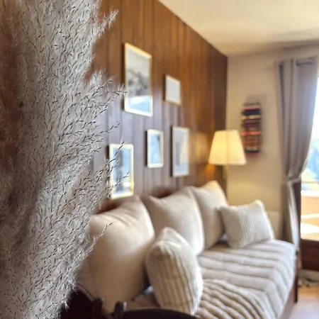 Cozy Cocoon With Breathtaking View And Covered Parking レ・デュー・アルプ